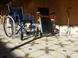 Две инвалидные коляски переданы БФ &quot;Вошал&quot;