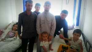 Волонтеры фонда &quot;Вошал&quot; навестил детей имама Дзугаева (фото)